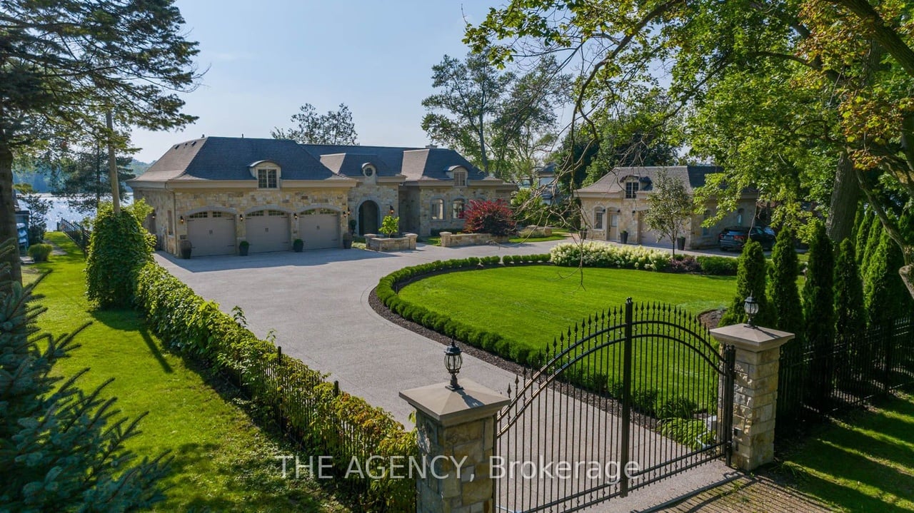 24 Lakeside Dr