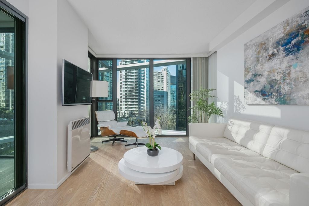 1331 W Georgia St, #707