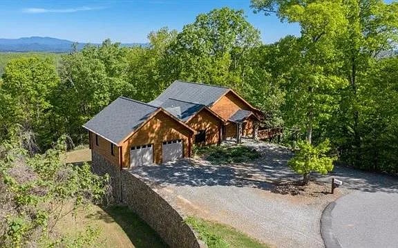 3553 Stones Throw Dr