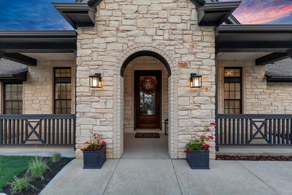 500 Balcones Ridge Way