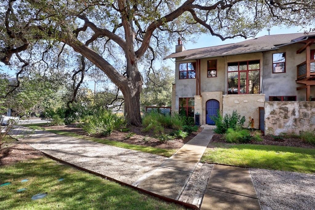 1601 Ravey St. 