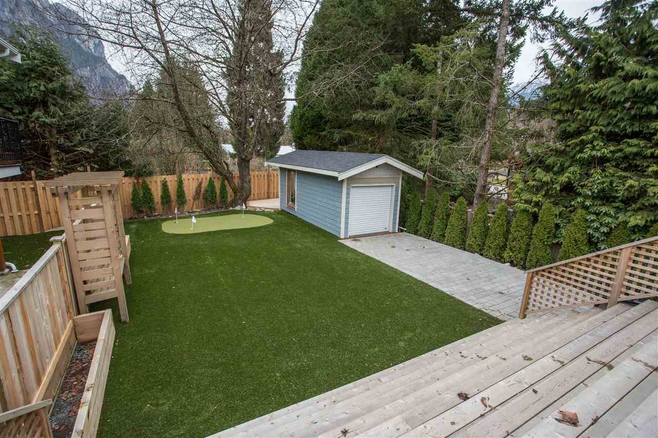 1800 Cedar Dr
