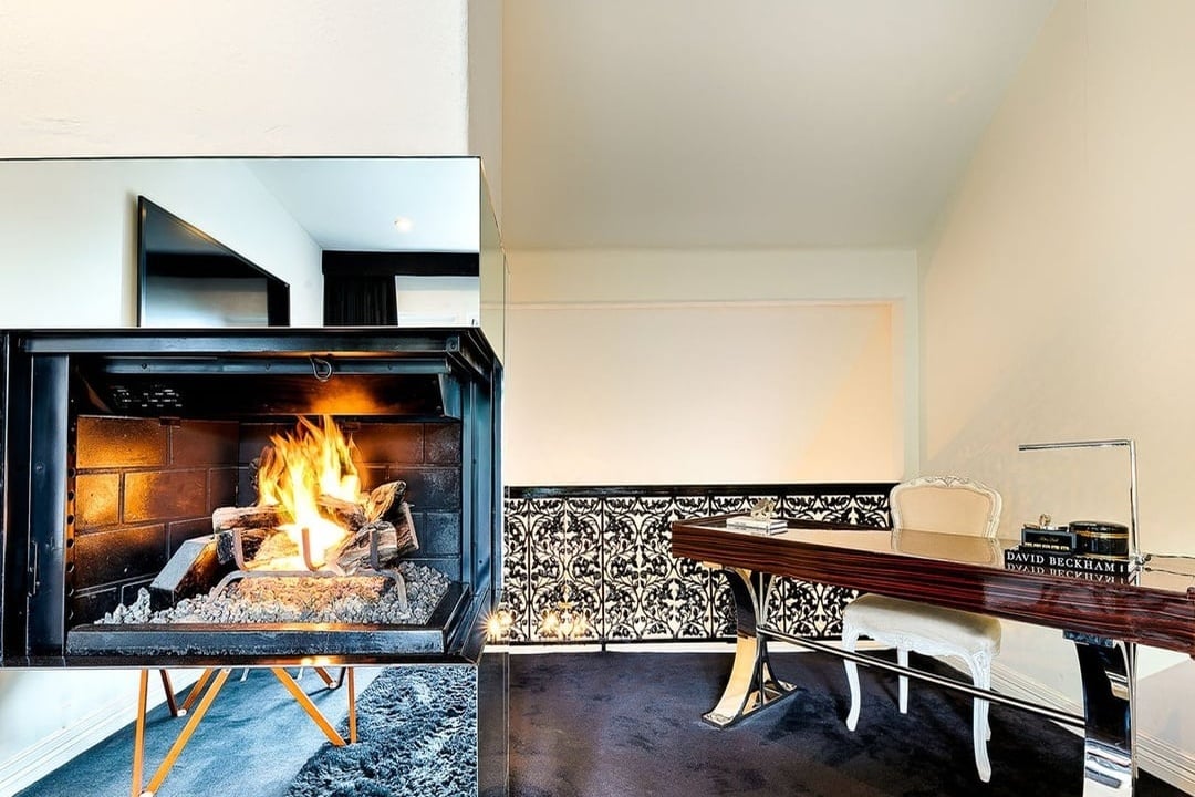 Halo Retreat, N Kings Rd, 90069