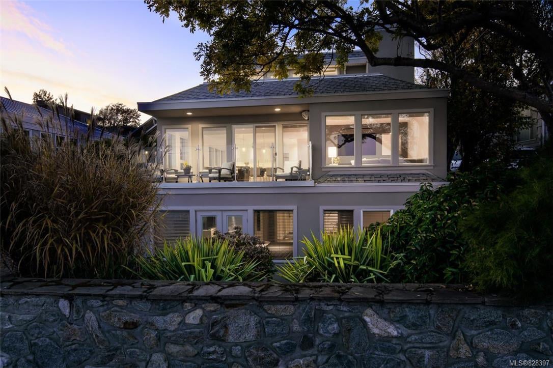 2378 Esplanade