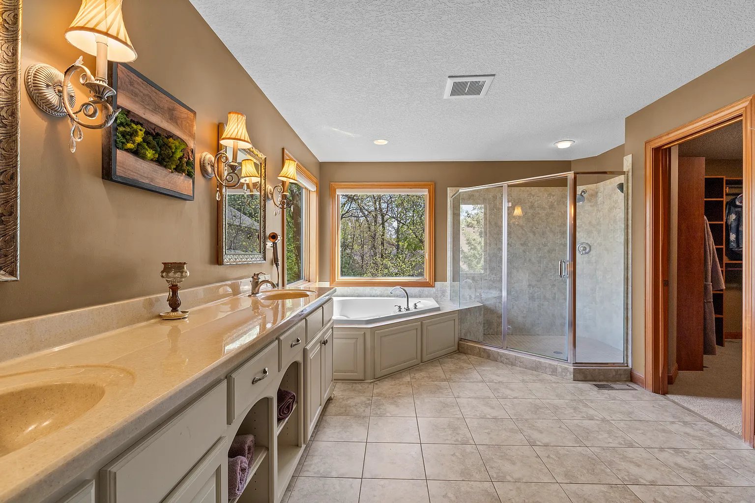 Hanson-Built Model Home on Quiet Cul-De-Sac