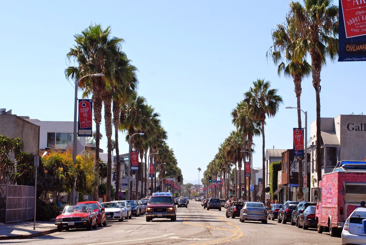 Best Venice Beach Restaurants with a Happy Hour
