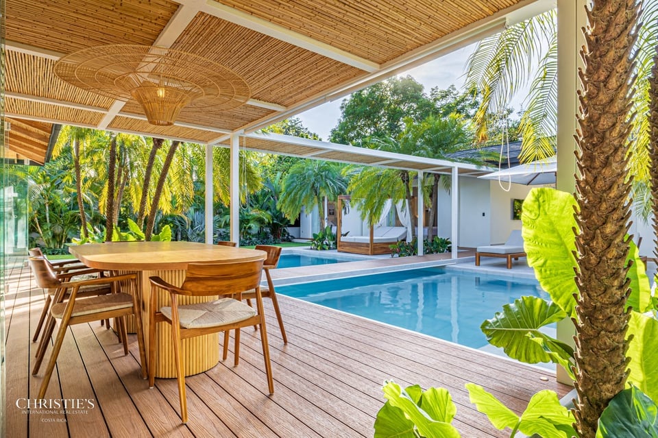 Casa Ohana – Comtemporary Luxury Villa, Steps from the Beach