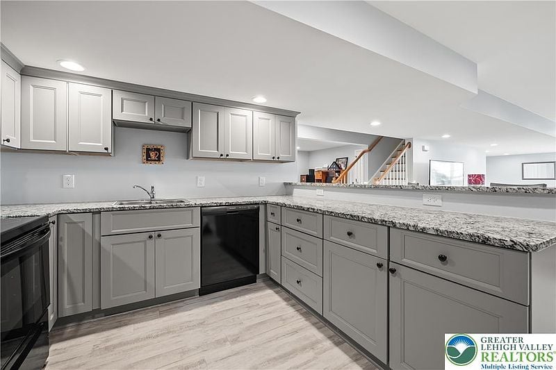 2912 SILVER CREEK CIRCLE