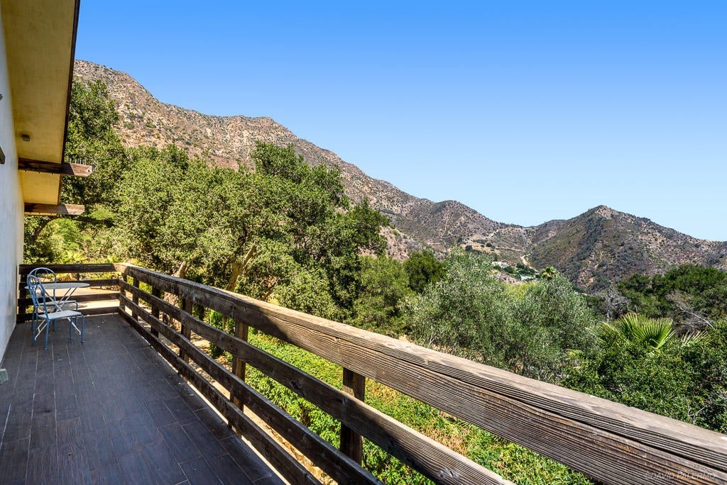 1150 Toro Canyon