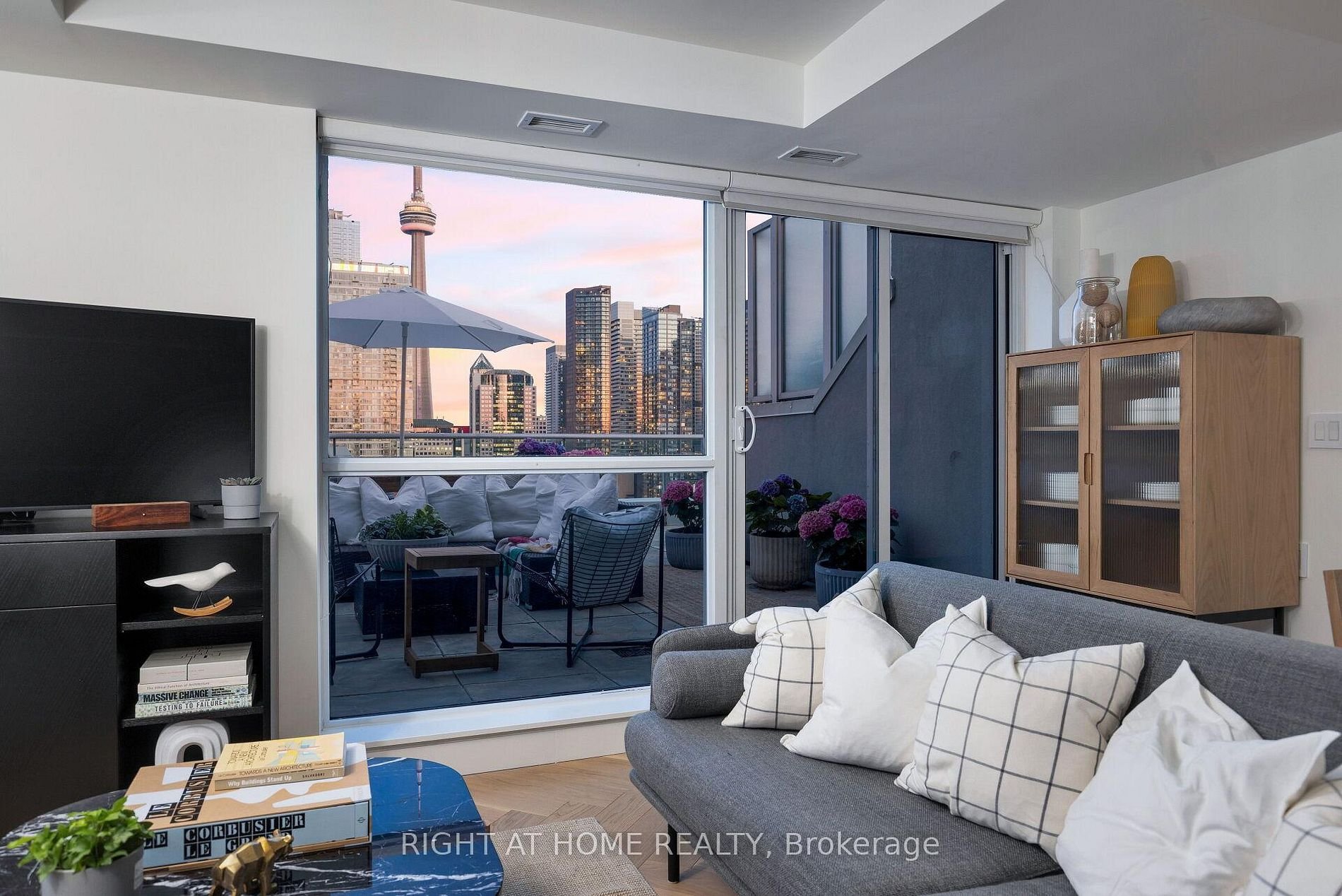 PENTHOUSE AT 9T6