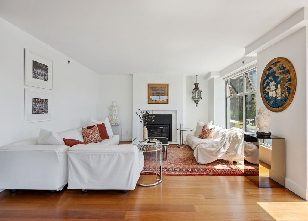 1012 Beach Ave, #301
