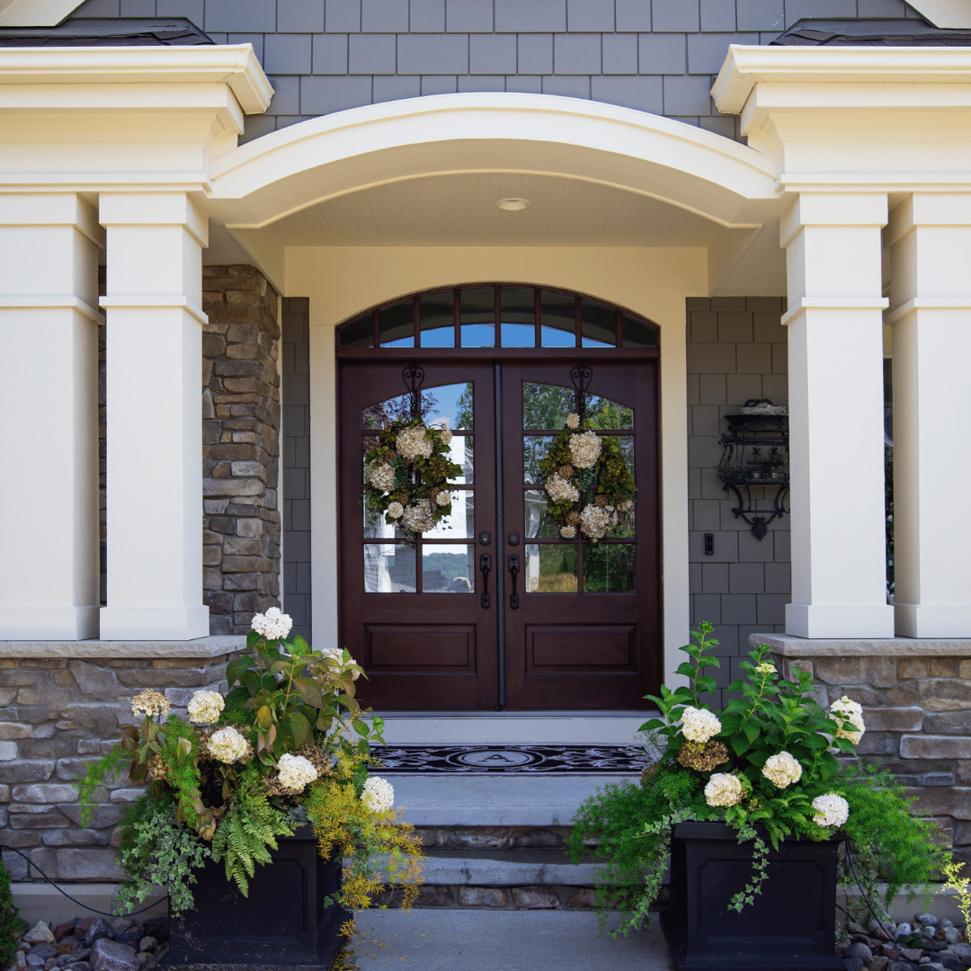 front-door-decor-hydrangeas