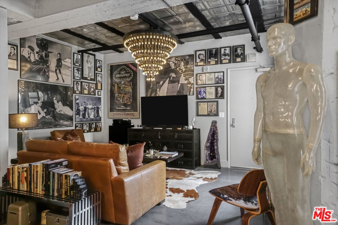6253 Hollywood Blvd, #903