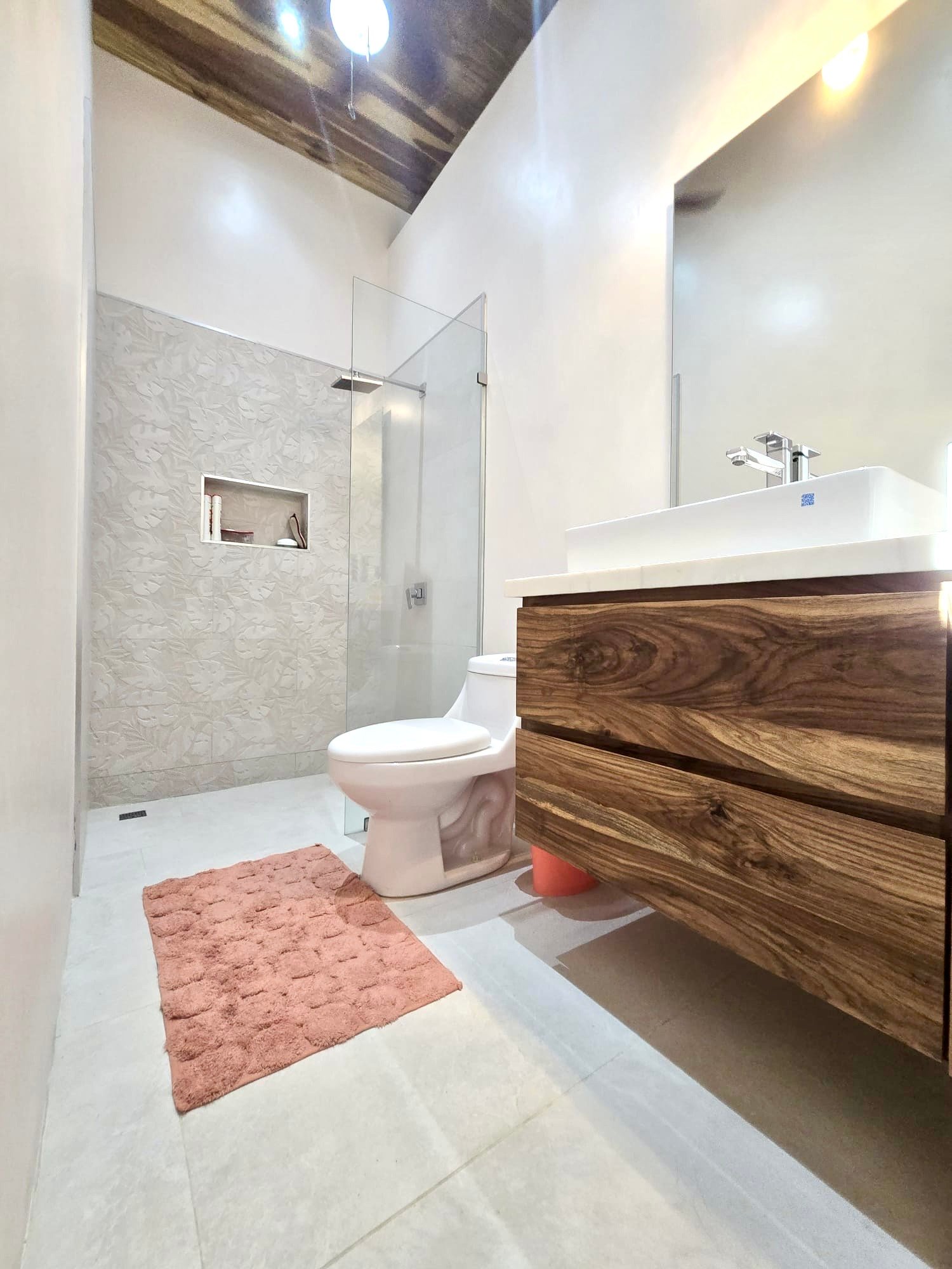 Tropical Modern Villa in Uvita – 3BR Retreat with Large Pool Near the Beach