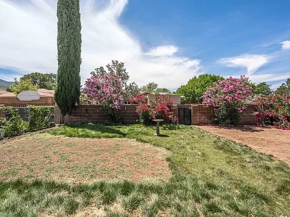 3004 Los Robles