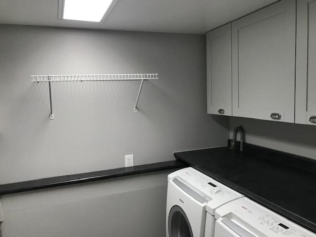 807 Porteau Pl