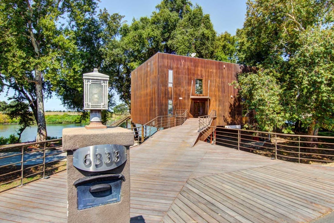 River Front Luxury Modern Home at 6333 Garden Highway!
