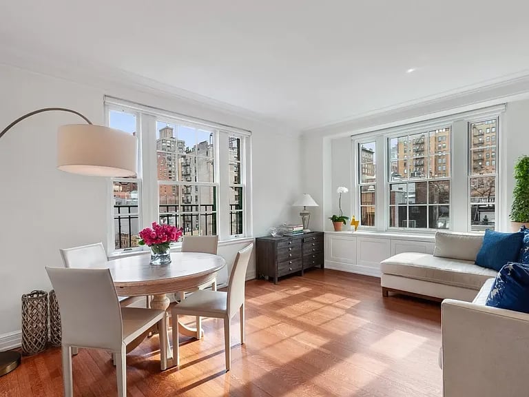 125 E 74th St APT 7D