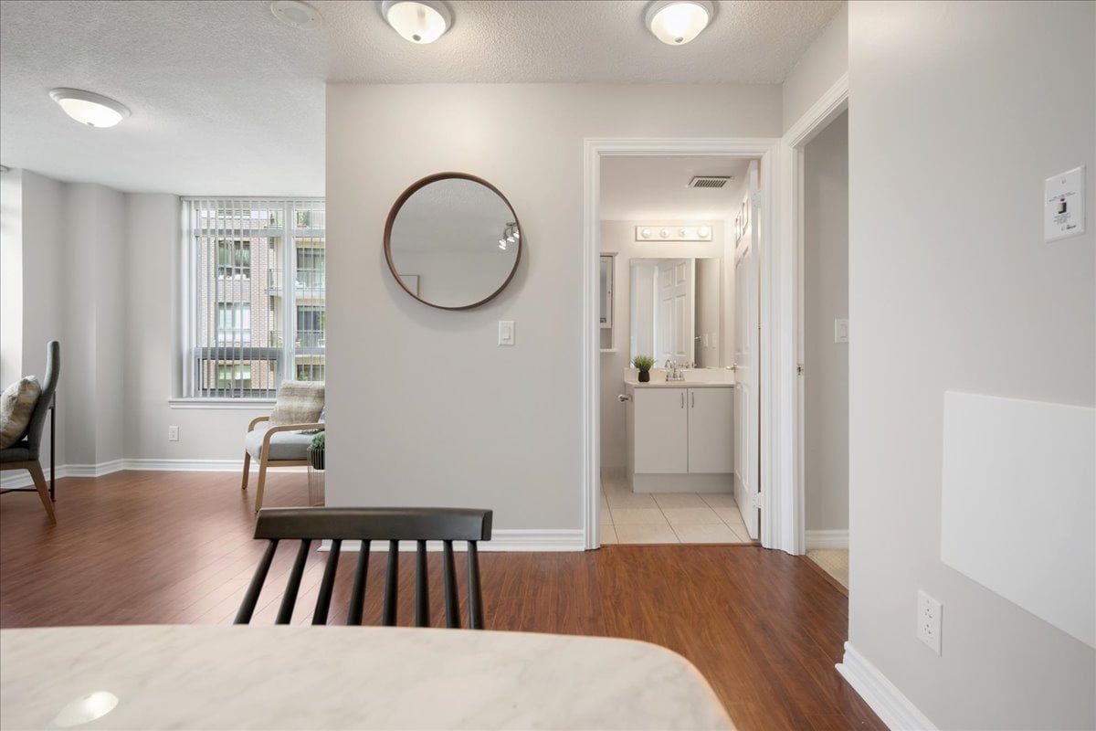 Bright and Spacious Corner Unit