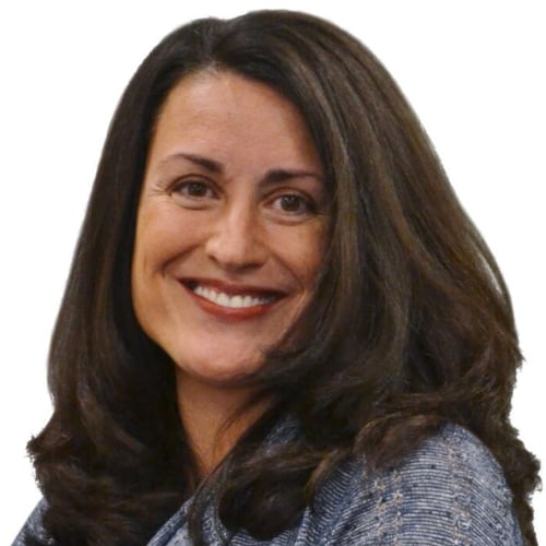 Claudia Miller White Plains, NY Real Estate Agent Headshot