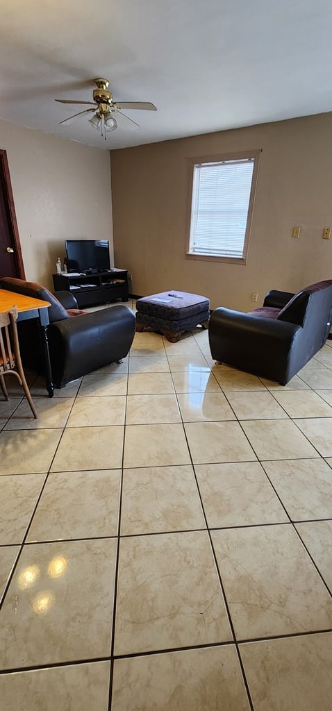 2880 Yucca Cir