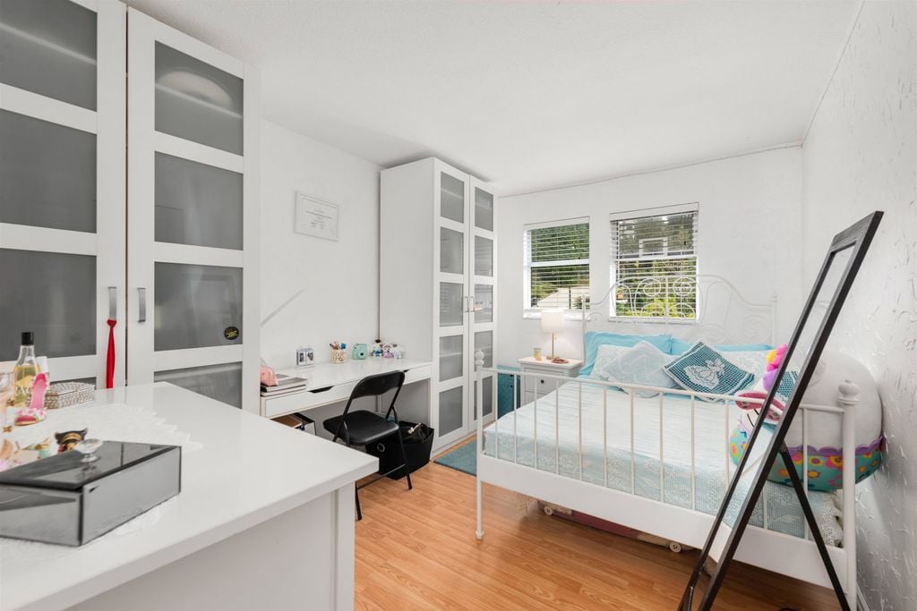 5335 Hastings St, #401