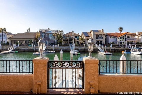 Waterfront homes in North Bay Terraces, San Diego, with private docks and scenic bay views, showcasing the neighborhood’s residential charm and coastal lifestyle.