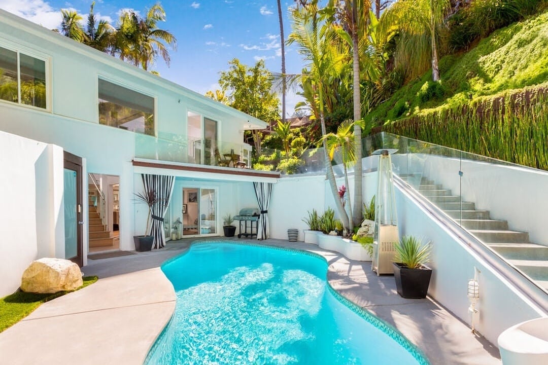 Halo Manor, Braeridge Dr, 90210