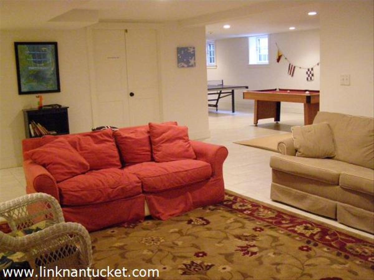 21 R Madaket Rd