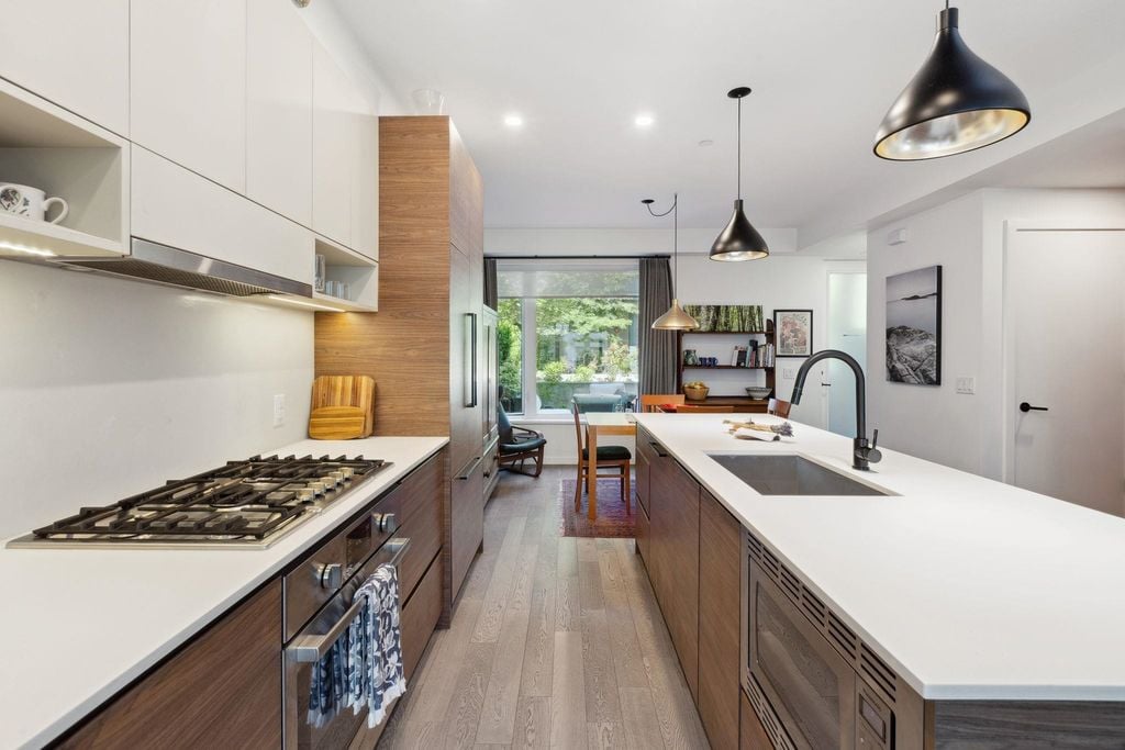 528 E 2nd St, #54