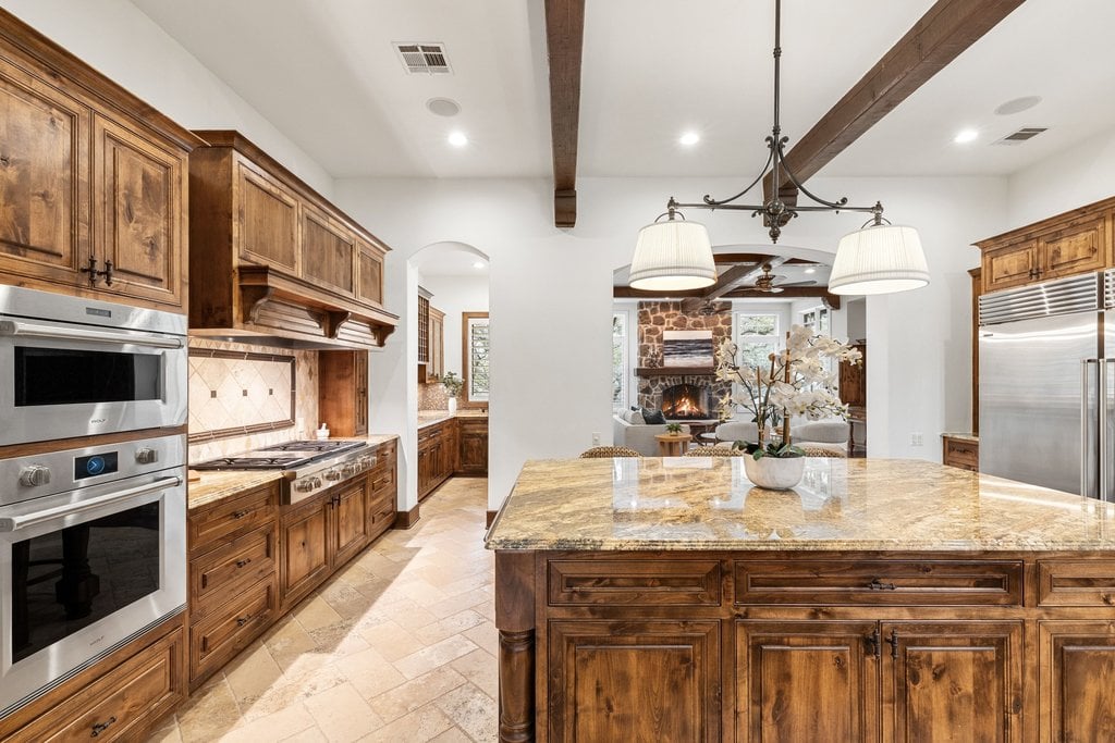 16005 Pontevedra Place