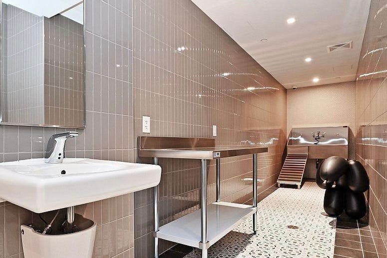 8 Widmer Street 2005