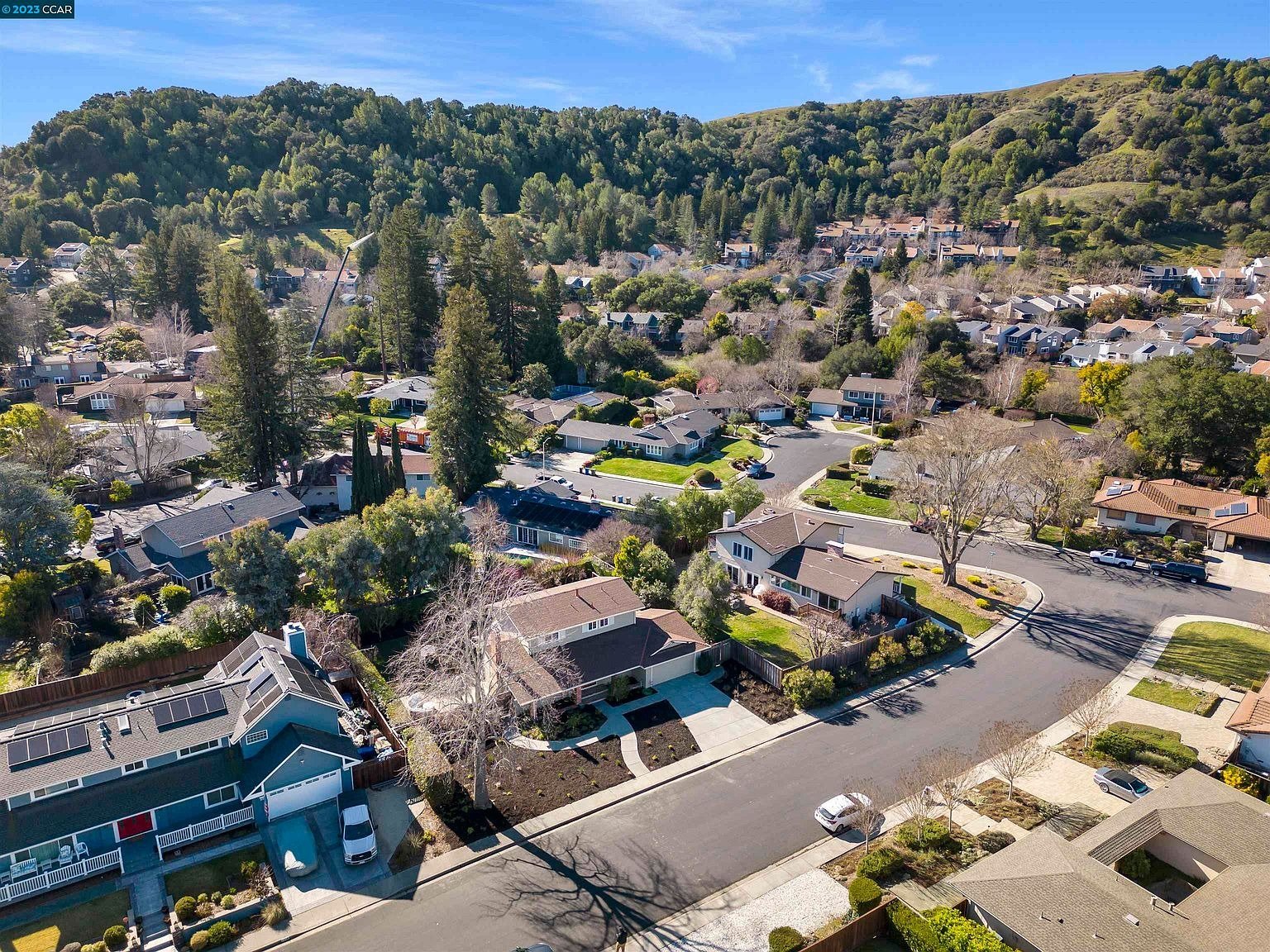 1410 De La Cruz Way