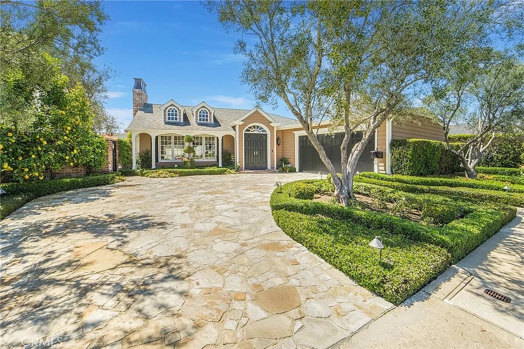 1401 Santanella Ter