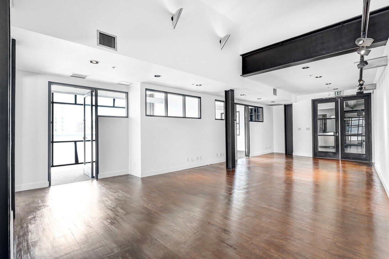 219-231 Arizona Ave