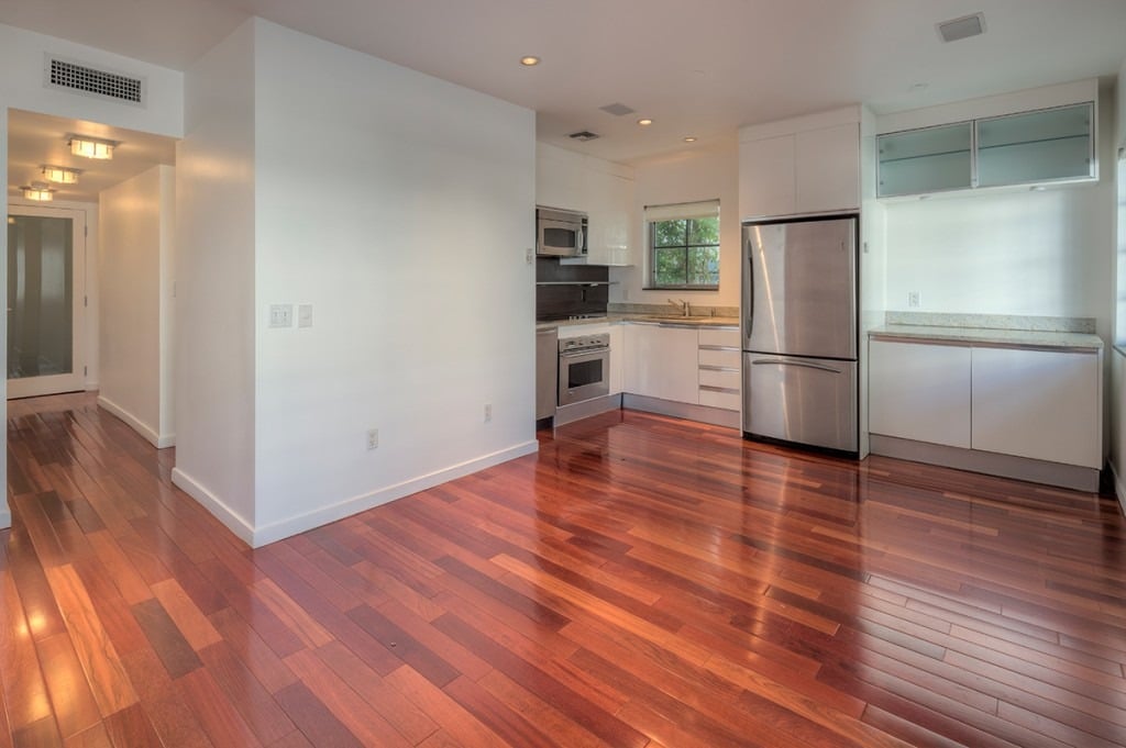 Josh Stein Lists Art Deco 2 Bedroom Luxury Tribeca
