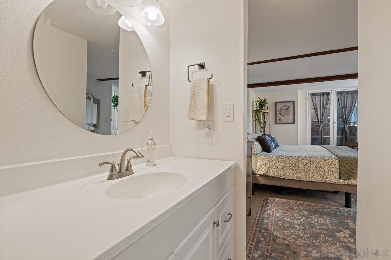 1042 Lincoln Ave. San Diego, CA