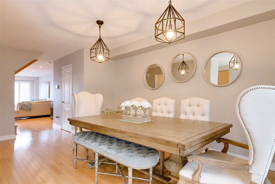 9 Alder Grve, Aurora