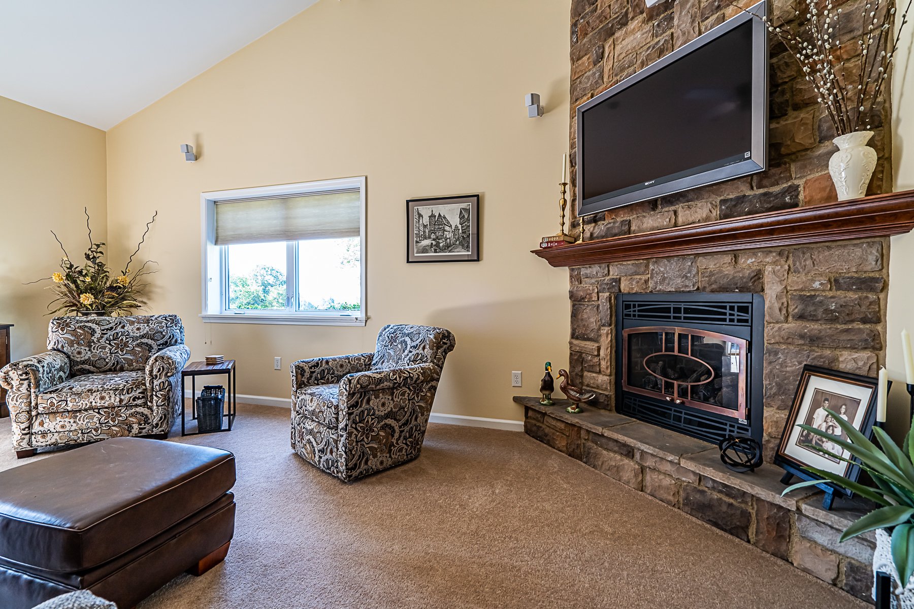2785 Hill Drive