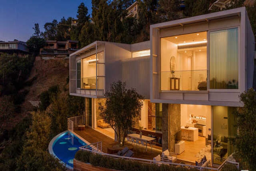 Luminous Palazzo