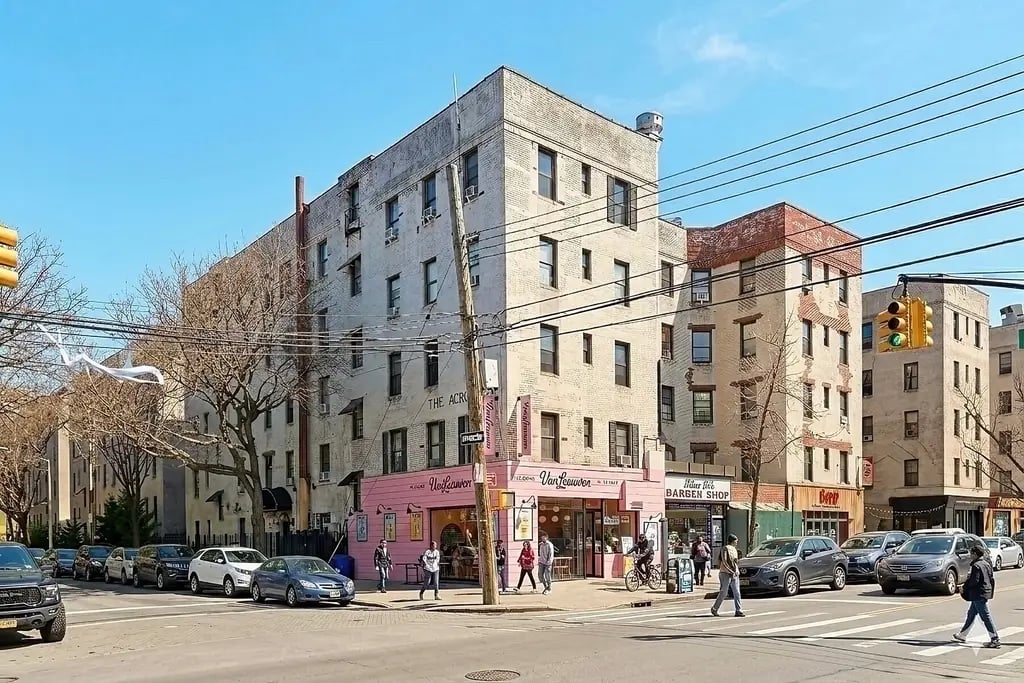 21-38 35th St #1C