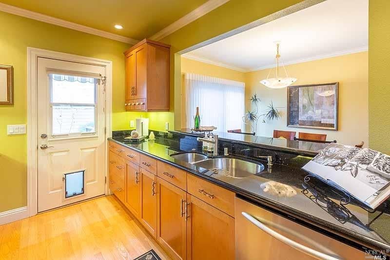 22 Creekside Ct