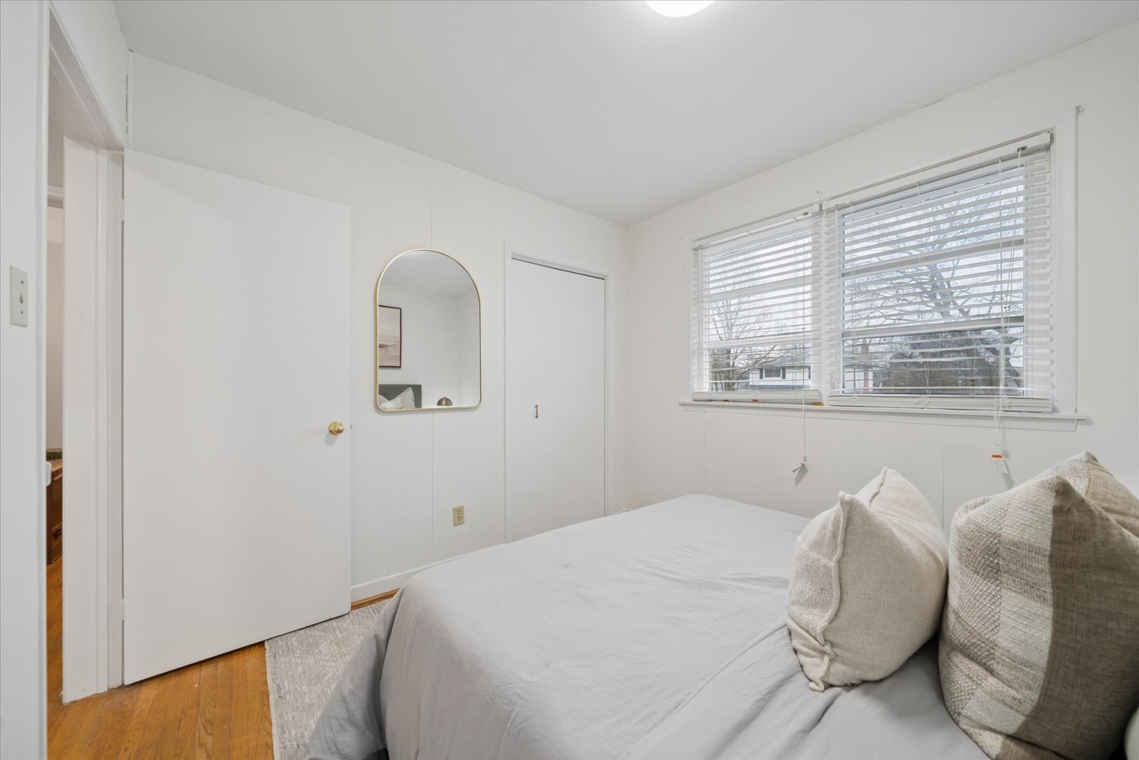 2 Valleycrest Ave
