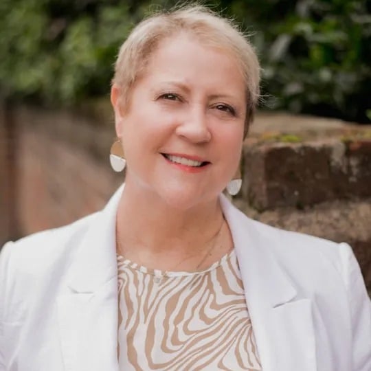 Terri Brennan Richmond, VA Real Estate Agent Headshot