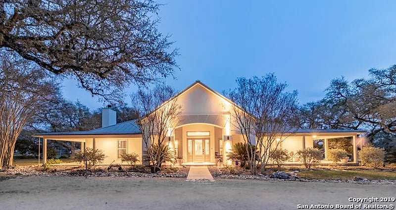 22050 Hanging Oak