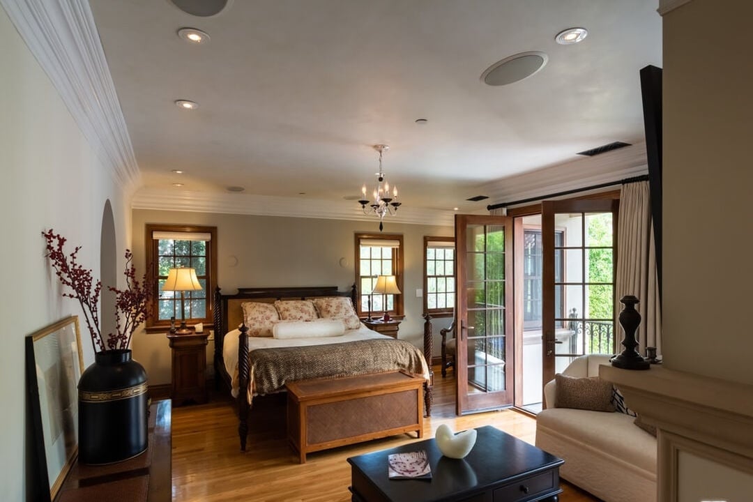 San Vicente Blvd, 90402