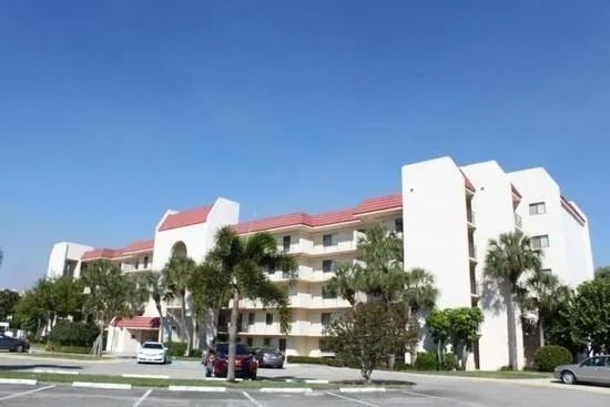 2786 Tennis Club Dr, #303