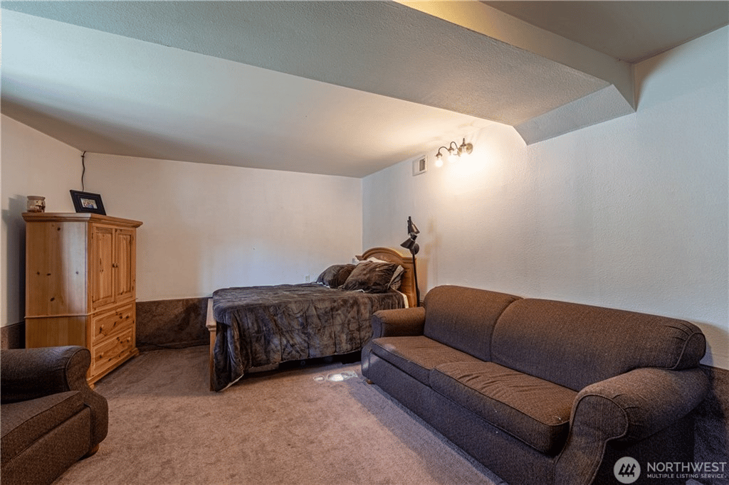 325 W Emerson Dr