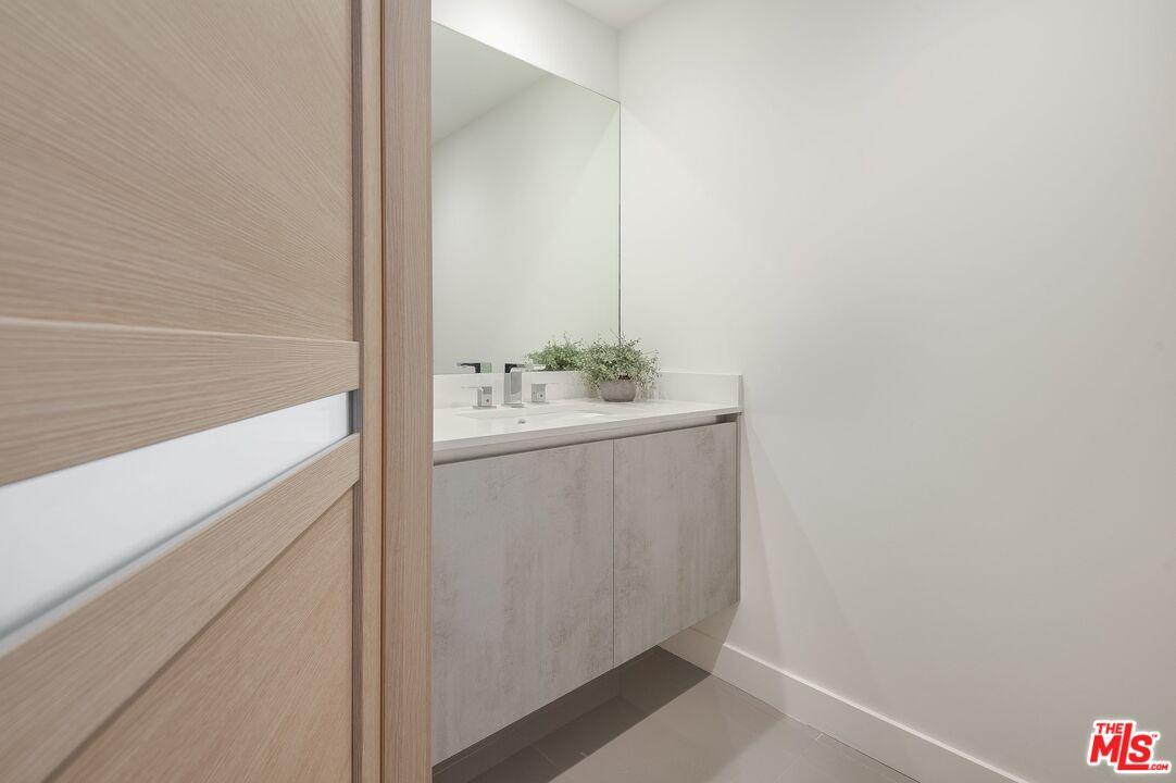 1367 N Alta Vista BLVD Unit: 304