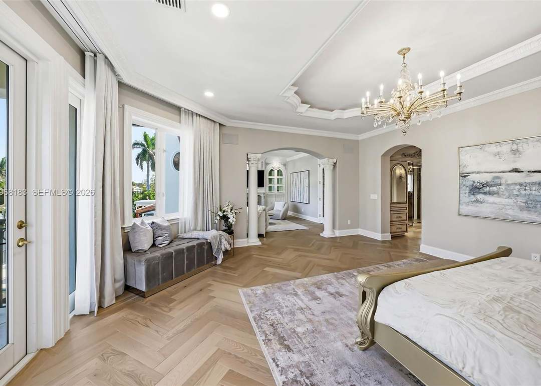628 Coral Way